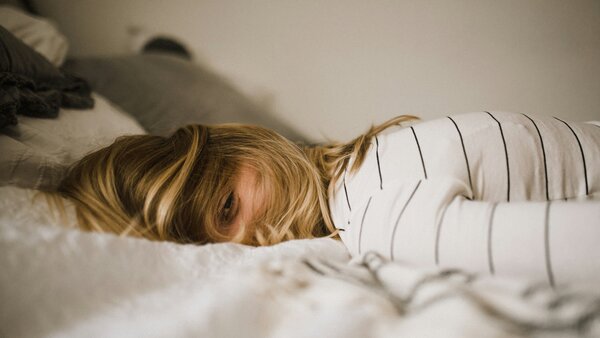 Durchschlafstörung, Stress und Gedankenkreisen